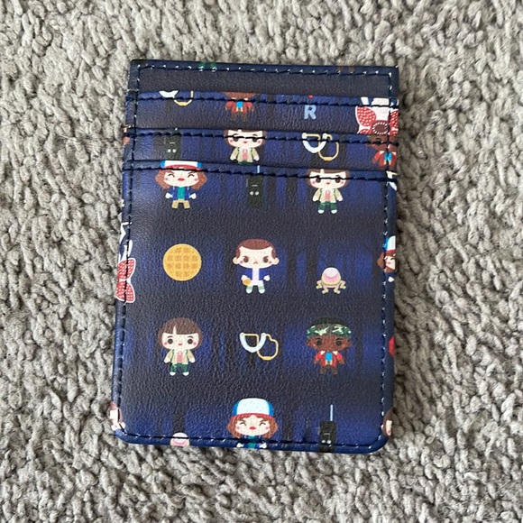 Loungefly Stranger Things Chibi Characters All Over Print Cardholder - Picture 2 of 2